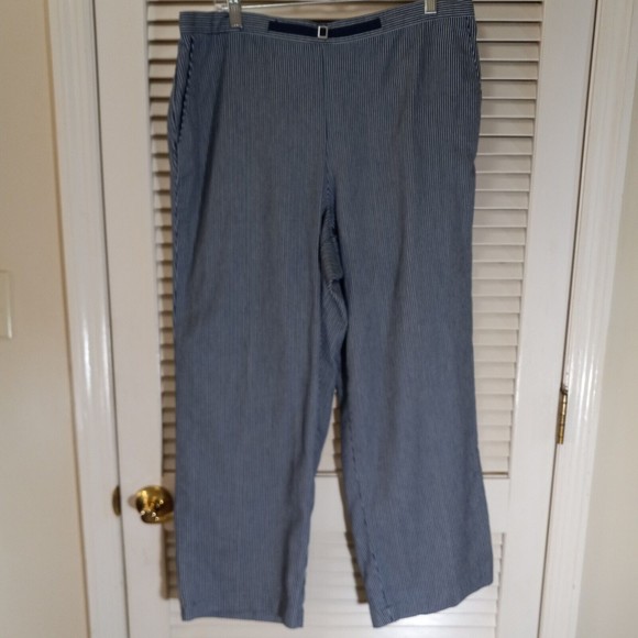 Alfred Dunner Pants Size 18 Blue Pull On Straight Leg Pockets Pin Stripe Cropped - Picture 10 of 12